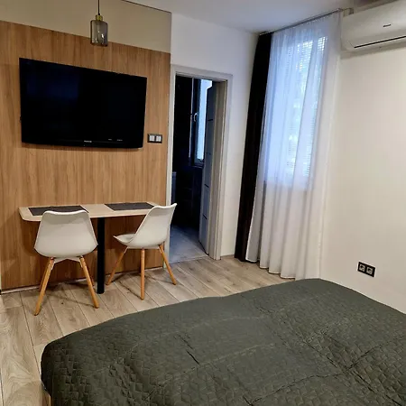 Διαμέρισμα Bb 2 *